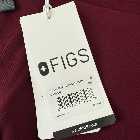 Figs Burgundy Scrub Set - Picture 3 of 4